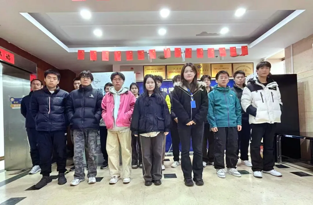 叮！結(jié)班成功！這張合照，是我們努力的最好